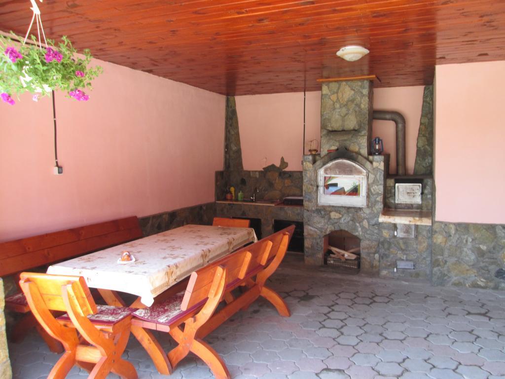 Vila La Izvor Petresti Exterior foto